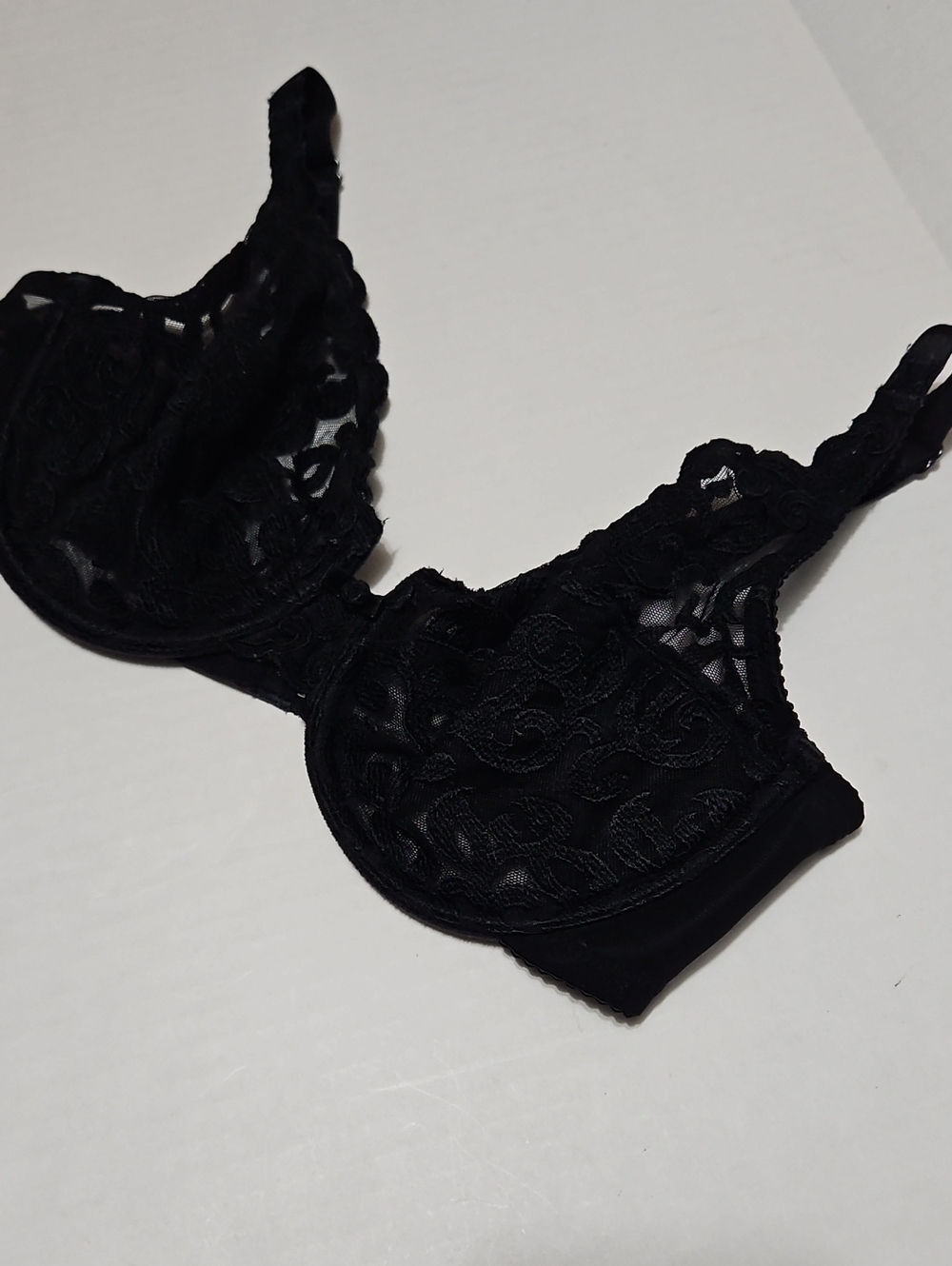 Wacoal Black Lace Underwire Bra - Sheer Floral Detail Size 34D